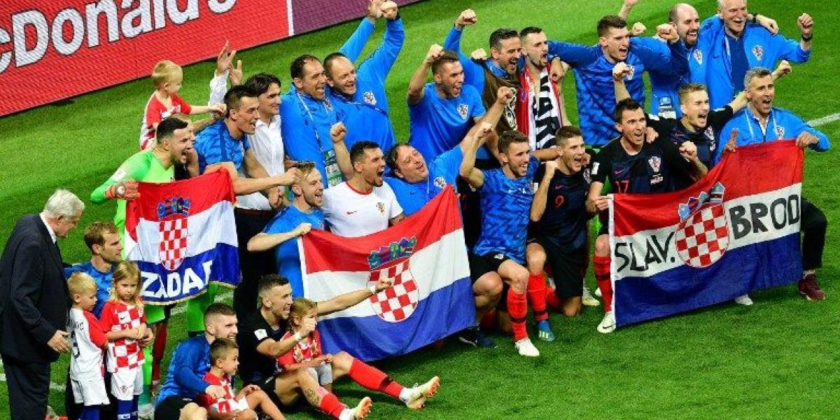 Selección de Croacia festejando su paso a la final.