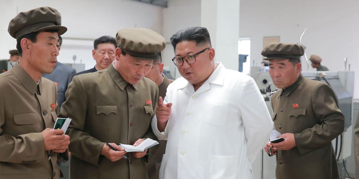 El líder de Corea del Norte, Kim Jong-un, realizó una visita de inspección, lo que hace pensar  en su deseo de centrarse en el desarrollo económico, según analistas.