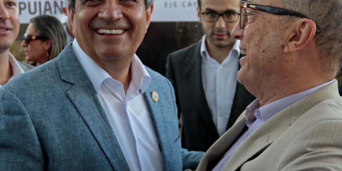 El gobernador del Quindio, Carlos Eduardo Osorio, y el alcalde encargado de Armenia, Álvaro Arias.