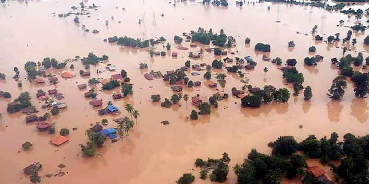 Las autoridades de Laos distribuyen hoy auxilio a miles de afectados, trabajan para rescatar a otros miles y buscan a cientos de desaparecidos.