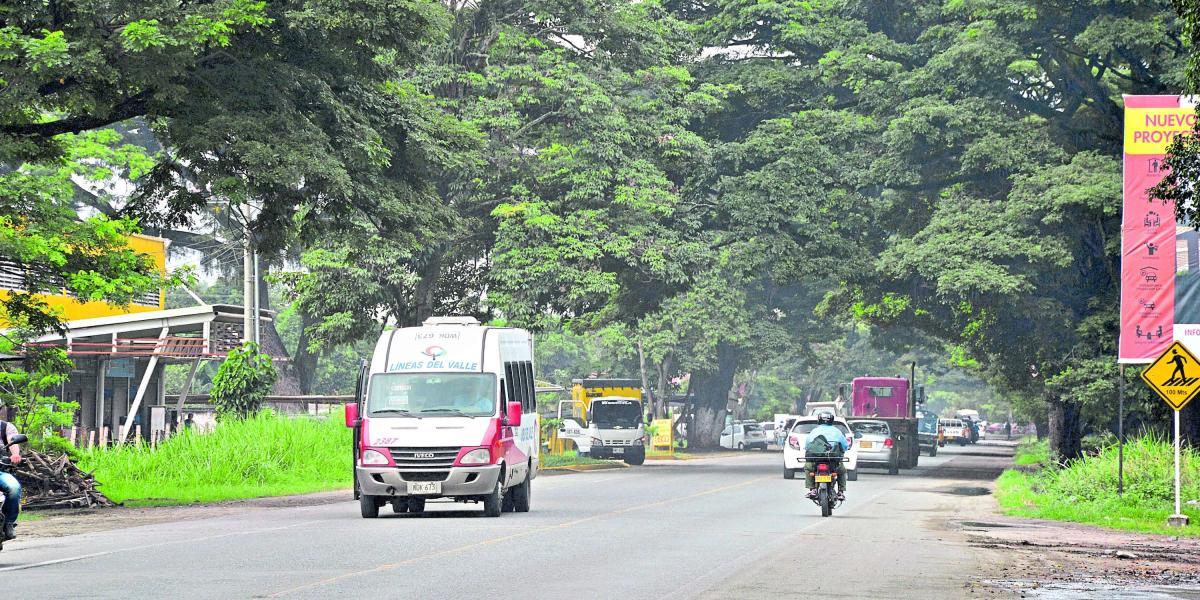 El Gobierno Nacional ha realizado una inversión cercana a los 16,5 billones de pesos, para mejorar los principales corredores viales que conectan a esta área con el centro del país.