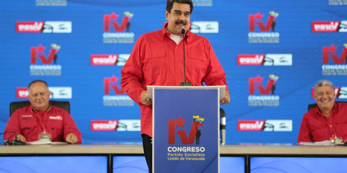 Maduro dijo que entre el 3 y el 5 de agosto se realizará un 
censo -a través del carnet de la patria- a "todo el que tenga un vehículo".