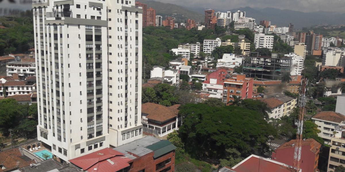 Santiago de Cali cuenta con una población que supera los 2,4 millones de habitantes.
