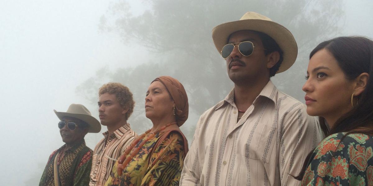 Cristina Gallego y Ciro Guerra regresan con una película que combina un reparto de actores de gran  trayectoria en teatro y TV, junto a talentos naturales, hallados en La Guajira.  El filme,  que ya está en los cines, explora los orígenes del narcotráfico en Colombia.