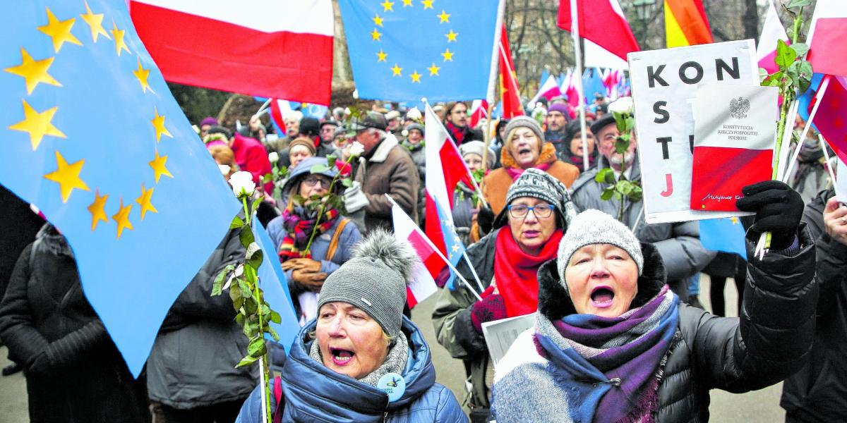 Polonia está dividida entre los que desean la continuidad en la UE y los grupos antieuropeos.