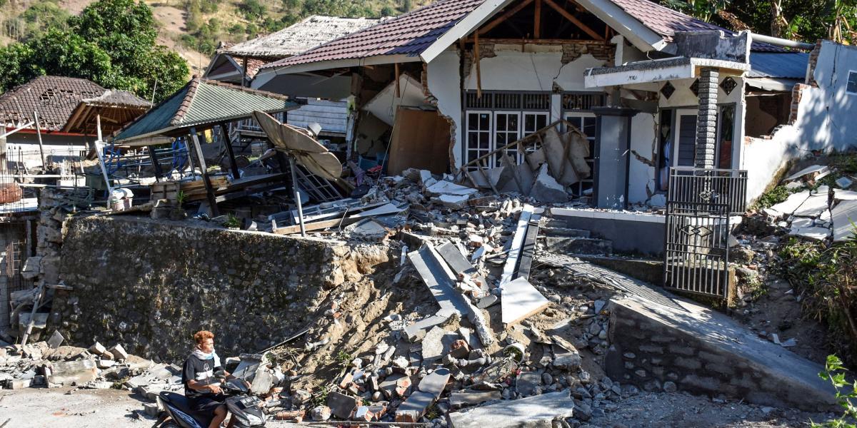 Una de las casas afectadas por el fuerte movimiento sísmico de este lunes.