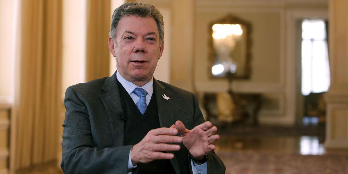 El presidente Santos se animó a apartarse del protocolo y a responder esta entrevista tipo chat.