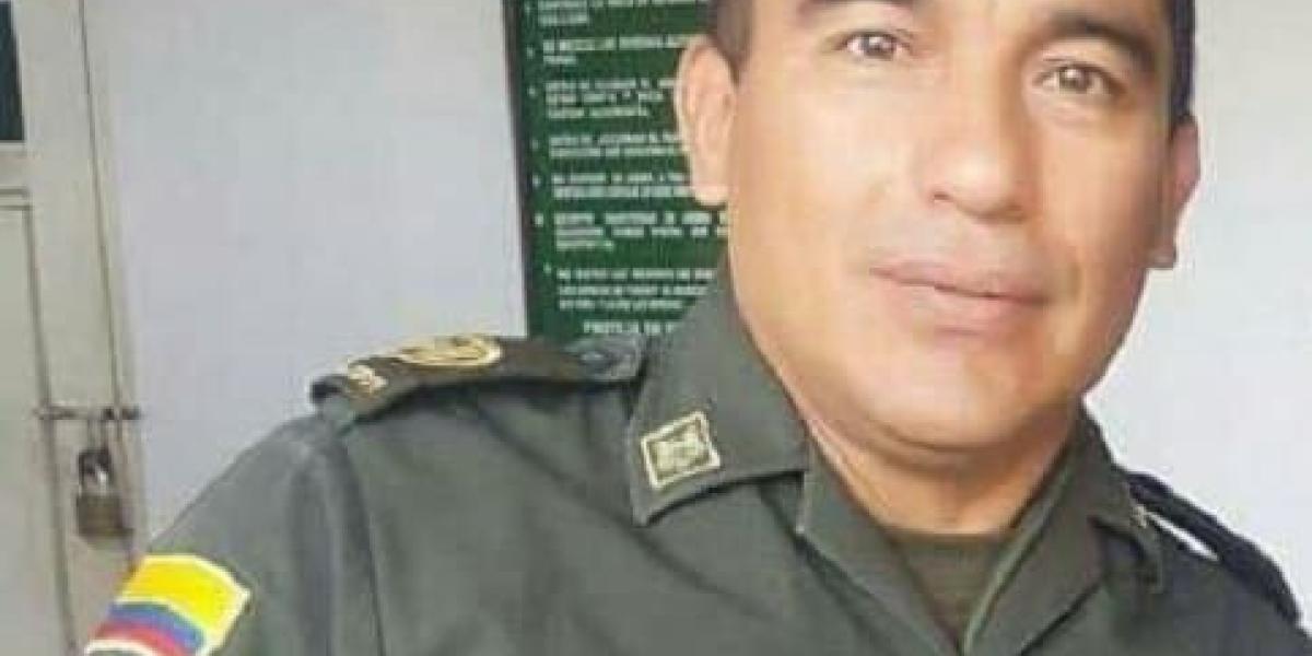 El intendente Eddier Burbano murió en atentado con moto bomba en Padilla (Cauca).