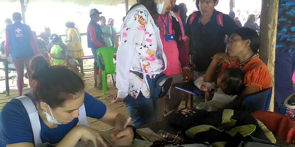 Misión humanitaria de la Gobernación del Valle evacuó a niños del resguardo Cañón de Garrapatas con complicaciones de salud