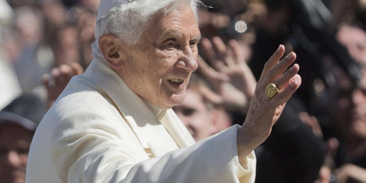 El papa emérito Benedicto XCI pasa sus días en un monasterio en el Vaticano.