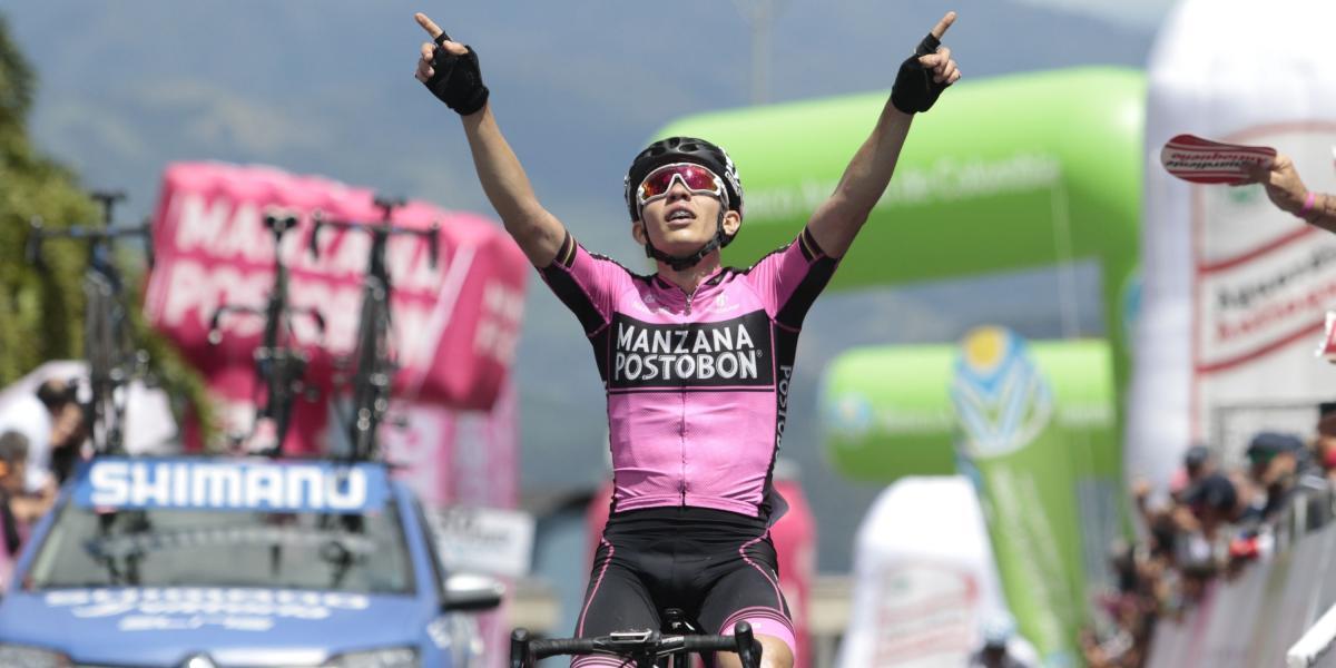 Sergio Andrés Higuita ganador de la etapa que salió de Armenia y llegó a Manizales.