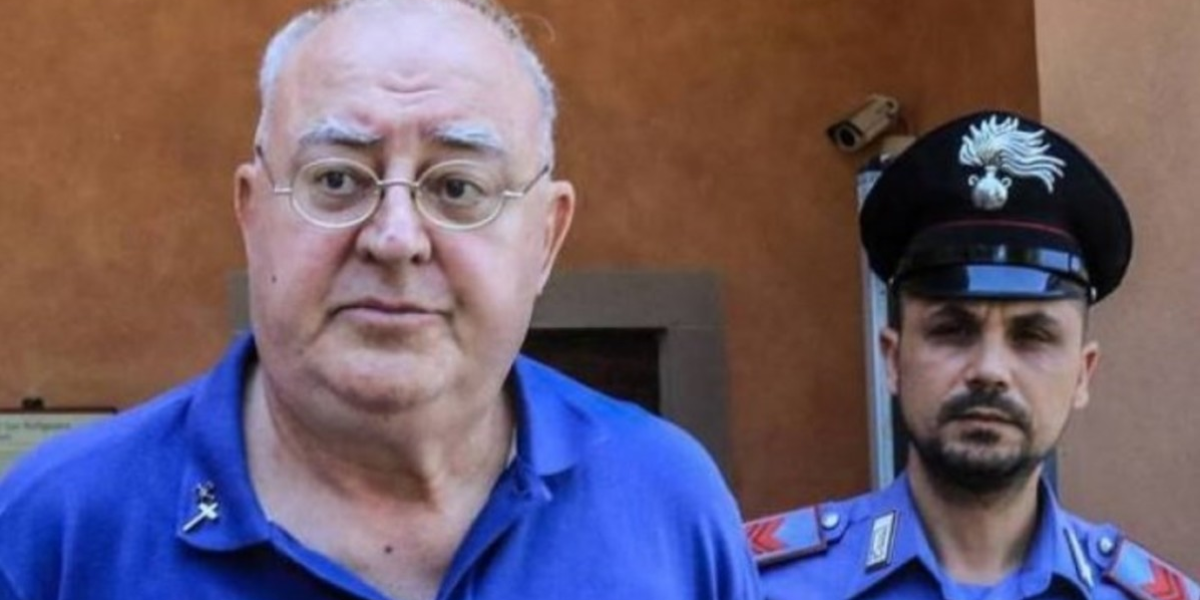 Paolo Glaentzer, sacerdote italiano de 70 años, fue arrestado tras ser sorprendido cuando abusaba de una menor de 10 años en su carro. (Captura de video).