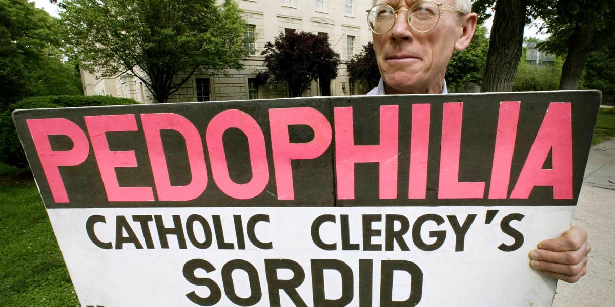 Las protestas cada vez son más notorias en Estados Unidos contra los escándalos sexuales de los sacerdotes católicos y la iglesia que esconde los casos de pedofilia.