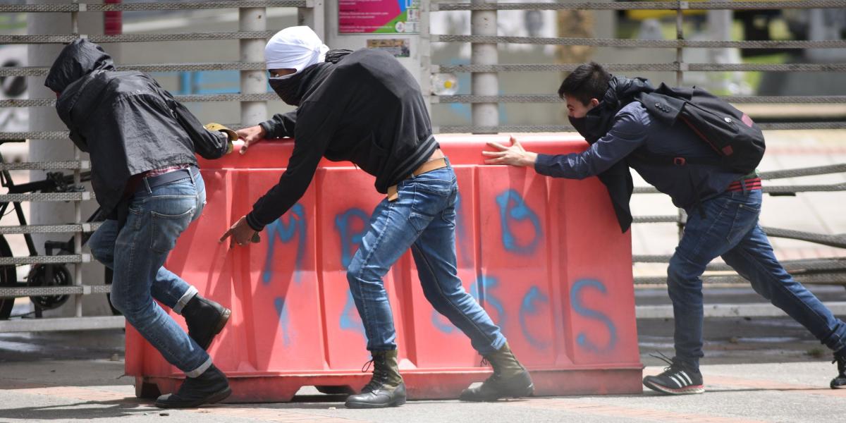 Imágenes de la protesta violenta en la Universidad Nacional