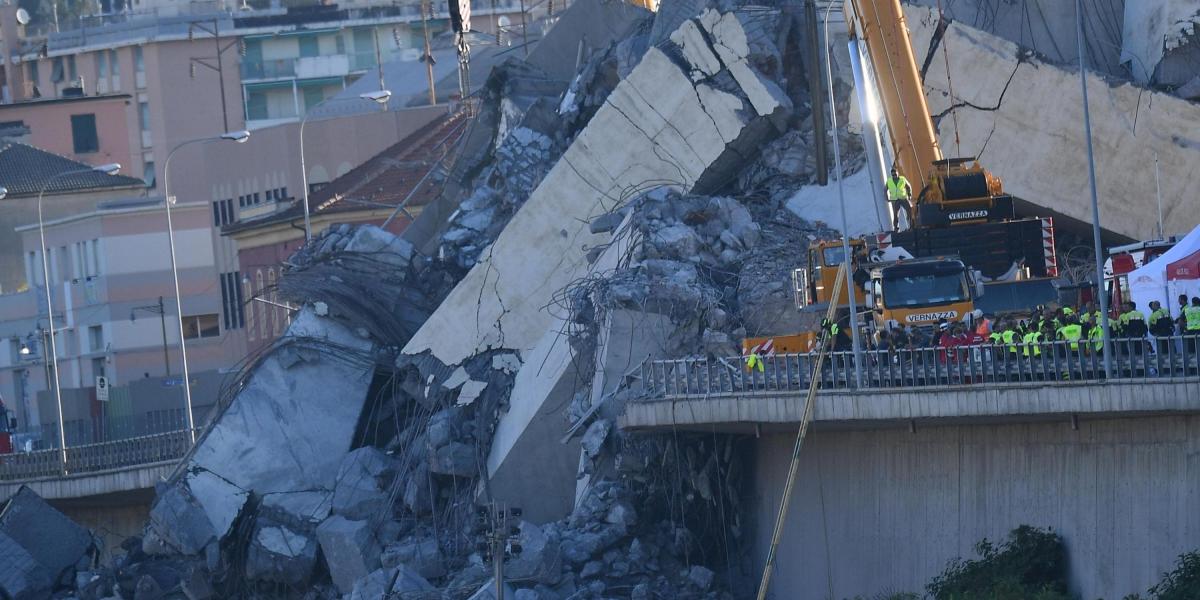El gobierno italiano declaró la guerra a la sociedad que gestionaba la autopista donde se produjo el dramático derrumbe de una parte del puente en Génova, que deja un balance de al menos 38 muertos.