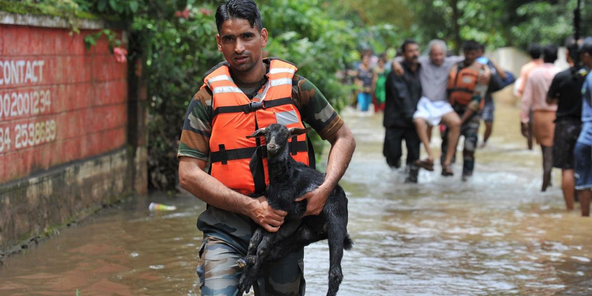 Las inundaciones en el estado indio de Kerala, las peores en los últimos cien años, han causado la muerte de al menos 324 personas en tres meses.