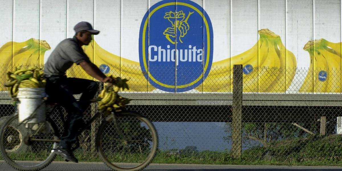 La compañía Chiquita Brands tuvo actividades en Colombia hasta el año 2004.