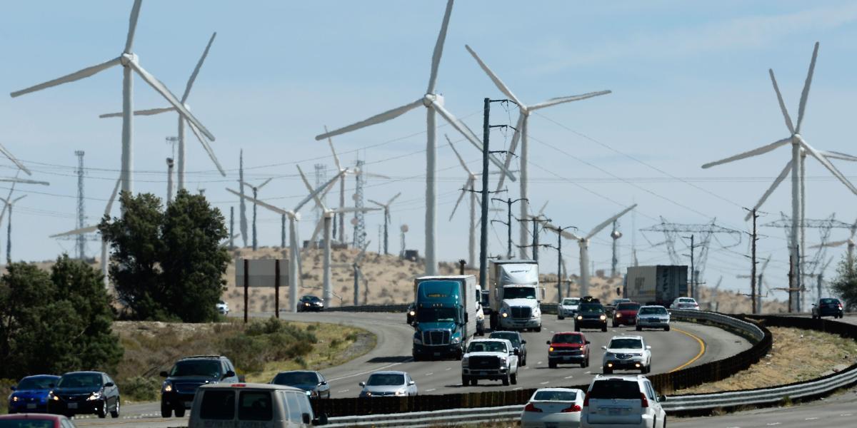 Generadores de energía eólica en California (EE. UU.).