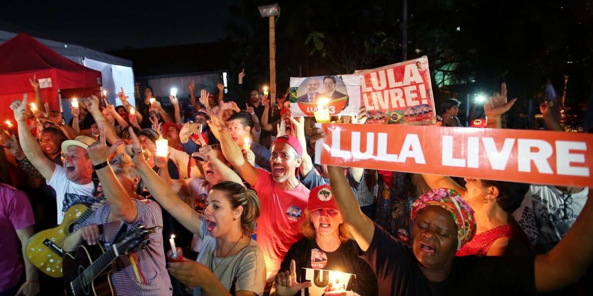 Cientos de personas salieron el viernes a exigir la libertad de Lula y a protestar contra el veto a su candidatura.