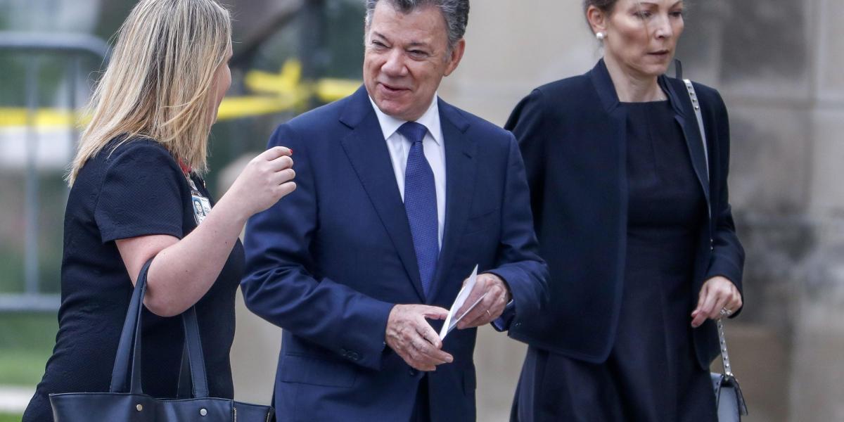El presidente Juan Manuel Santos asistió al acto junto a su esposa, María Clemencia Rodríguez.