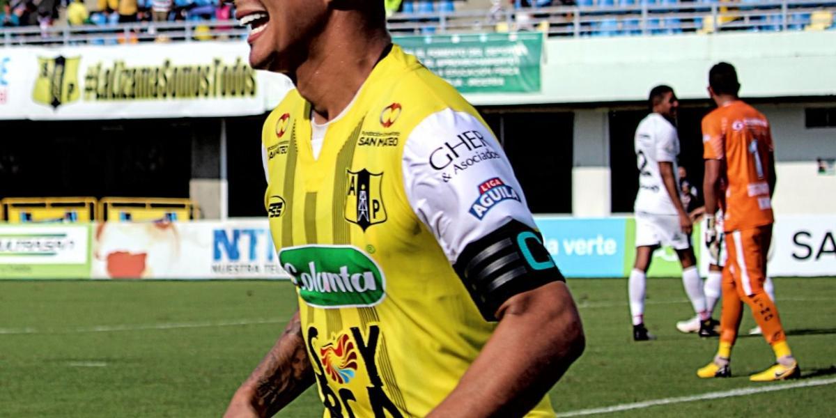 César Arias entró en el segundo tiempo y le marcó tres goles a Millonarios, dos de penalti.