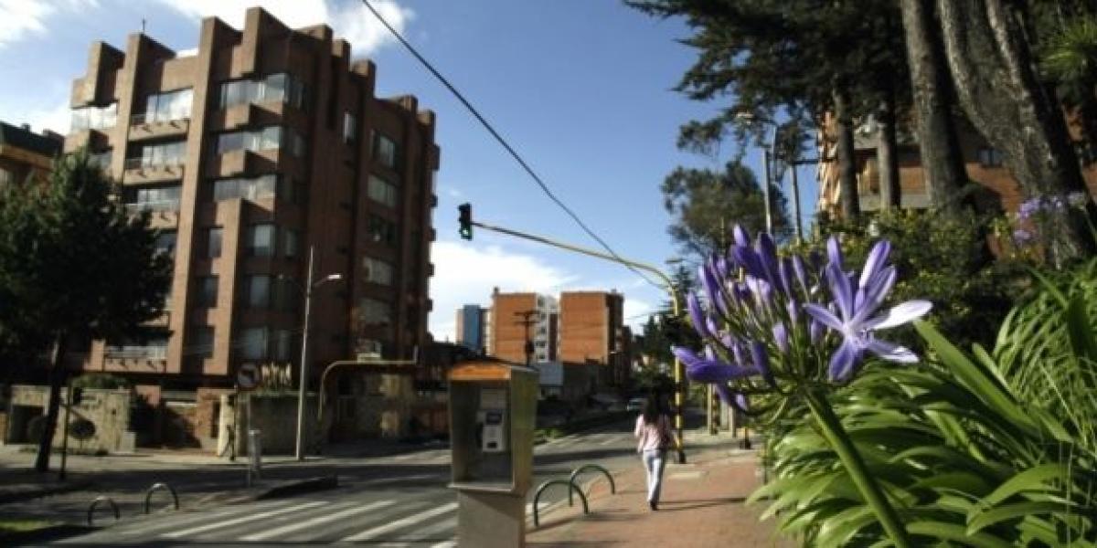 Corredores inmobiliarios como Andrés Garavito y Elsa Perilla aseguran que el metro cuadrado en Bogotá está sobrevalorado, en todos los estratos.