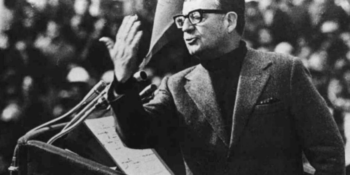 De 195 senadores que estaban habilitados para votar en la sesión en pleno por la presidencia de Slvador Allende, 153 votaron a favor del político.