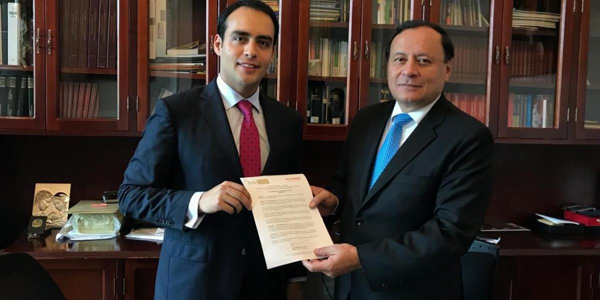 El rpresentante Alejandro Vega busca reducir el precio del Soat