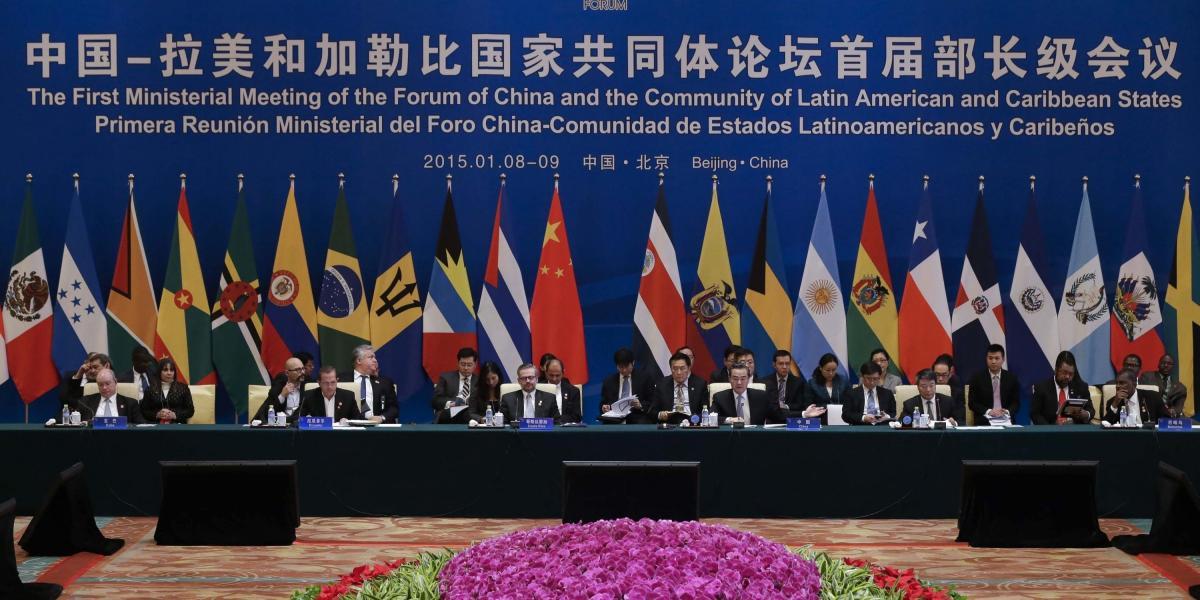 Las relaciones de China con América Latina y el Caribe han estado en constante crecimiento. En la foto, la reunión ministerial del foro China-Celac 2015, en Pekín.
