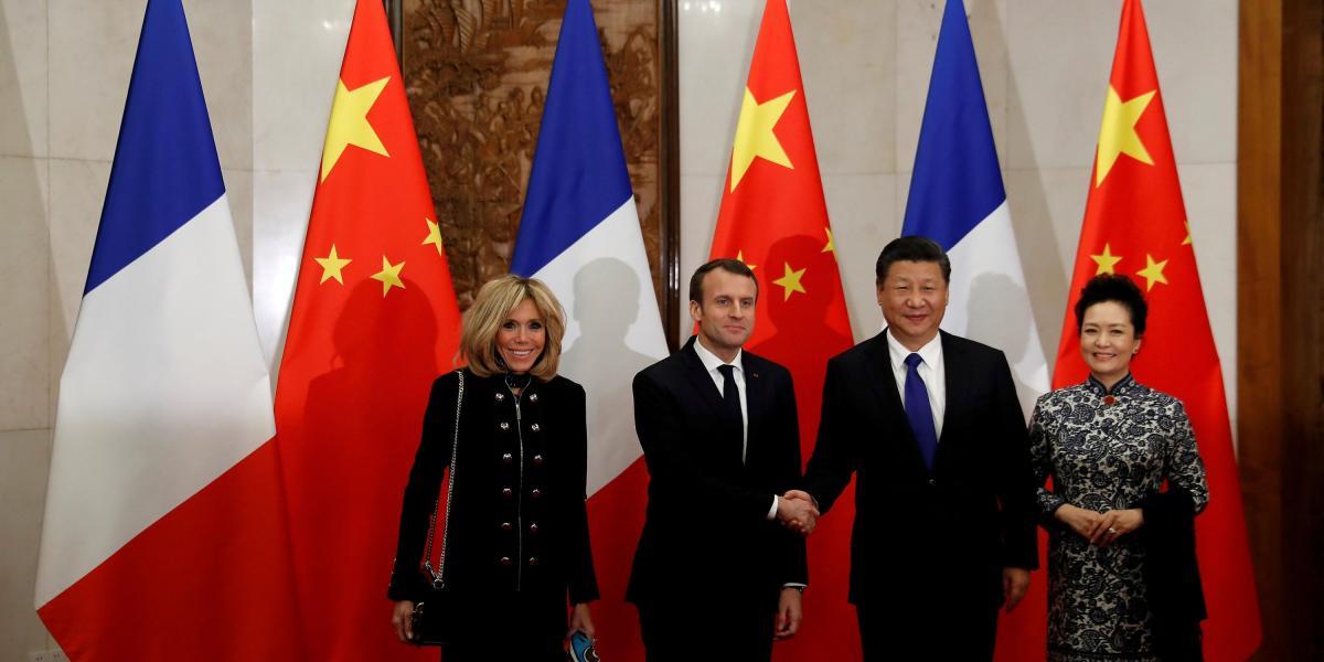Emmanuel Macron quiere un giro en las relaciones con China, en las que Francia juegue un papel de liderazgo para lograr la unidad de Europa. A su lado, el presidente Xi Jinping.