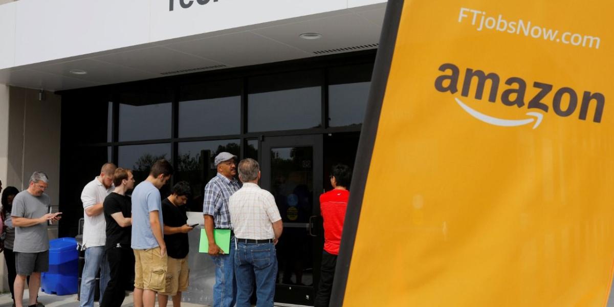 Las políticas de salario mínimo de Amazon habían sido criticadas en los últimos años. El anuncio empezará a tener efecto a partir del 1 de noviembre e impactará a más de 300.000 personas.