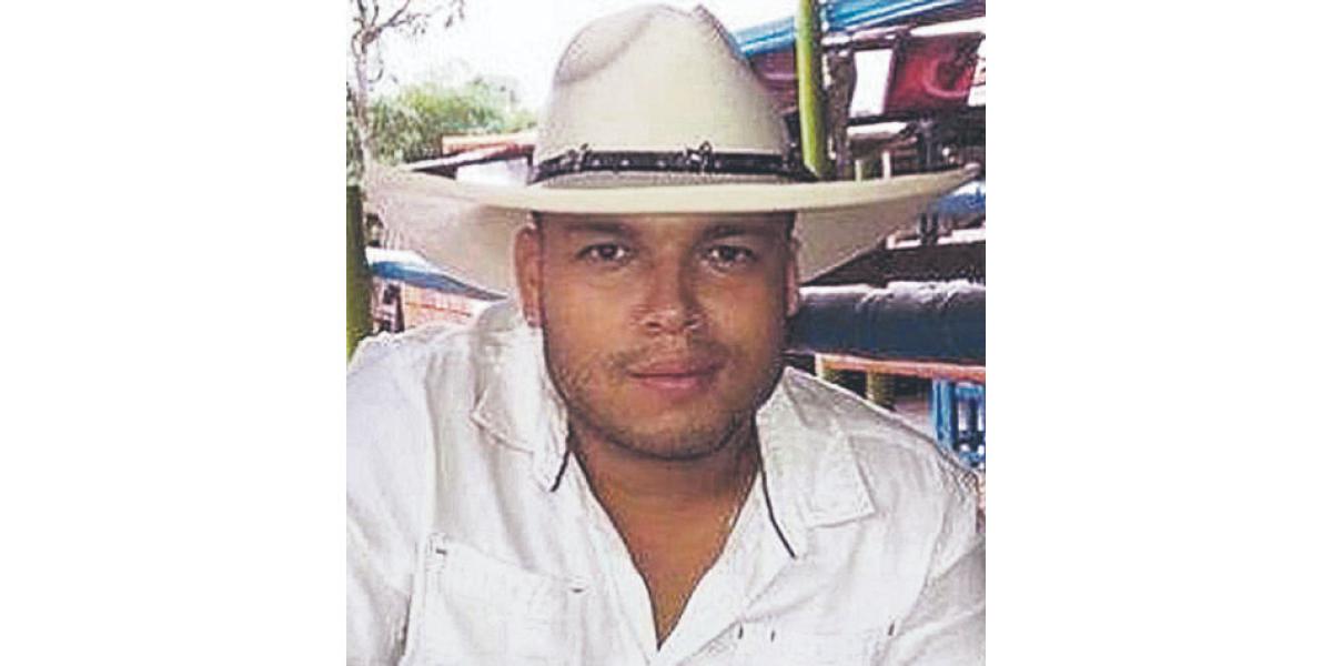 Este es Elkin Giovanny Isaza, alias ‘Tungo’, sobrino del exparamilitar Ramón Isaza y jefe de la red de contrabando de licor adulterado.