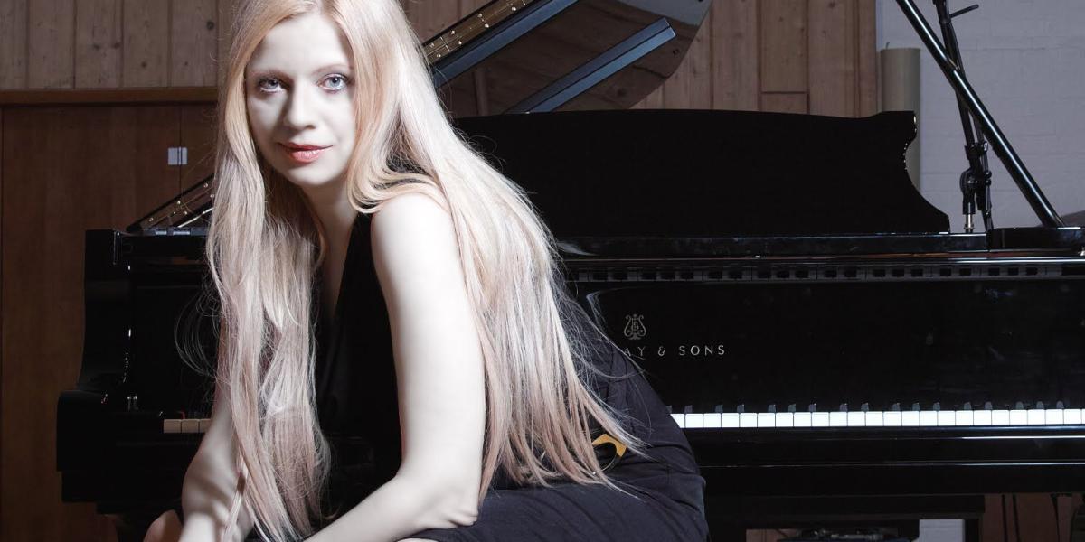 La pianista ucraniana es una youtuber con más de 400 mil suscriptores en su canal.