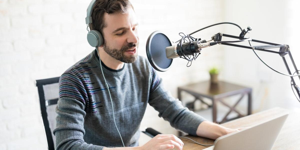 Lo primero que un ‘podcaster’ debe tener en cuenta es grabar un audio de calidad, y eso se logra con un micrófono apropiado.