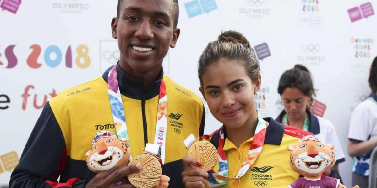 Jhony Angulo (izq.) y Gabriela Rueda, oros para Colombia en Olímpicos de la Juventud.
