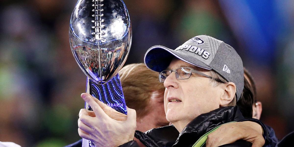Paul Allen era el dueño deI equipo de fútbol americano Seattle Seahawks. Aquí celebra en Nueva Jersey la obtención del Super Bowl ante los Broncos de Denver, en febrero del 2014.