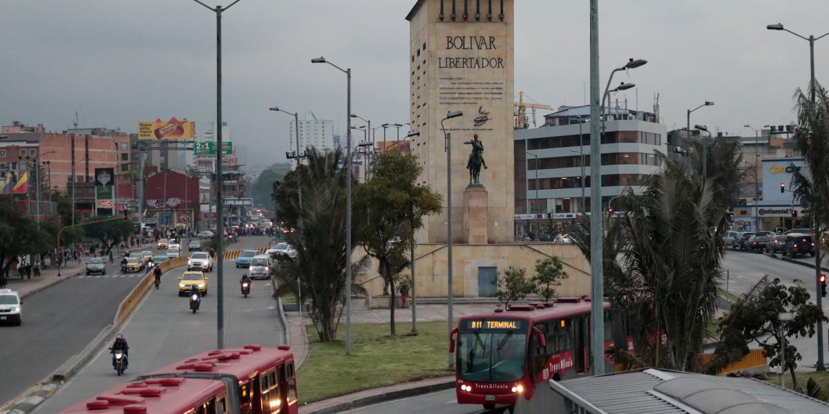 El monumento de los Héroes está ubicado en la Caracas con calle 80. Fue inaugurado el 24 de julio de 1963 y construido por Angiolo Mazzoni y Ludovico Consorti.