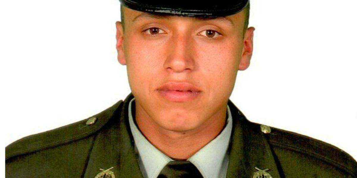 El patrullero Jéfferson Ricardo Román Bolívar de 27 años, deja una niña de dos años.