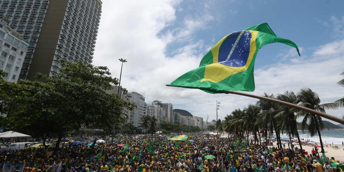 En las principales ciudades de Brasil se han manifestado a favor y en contra de ambos candidatos presidenciales.