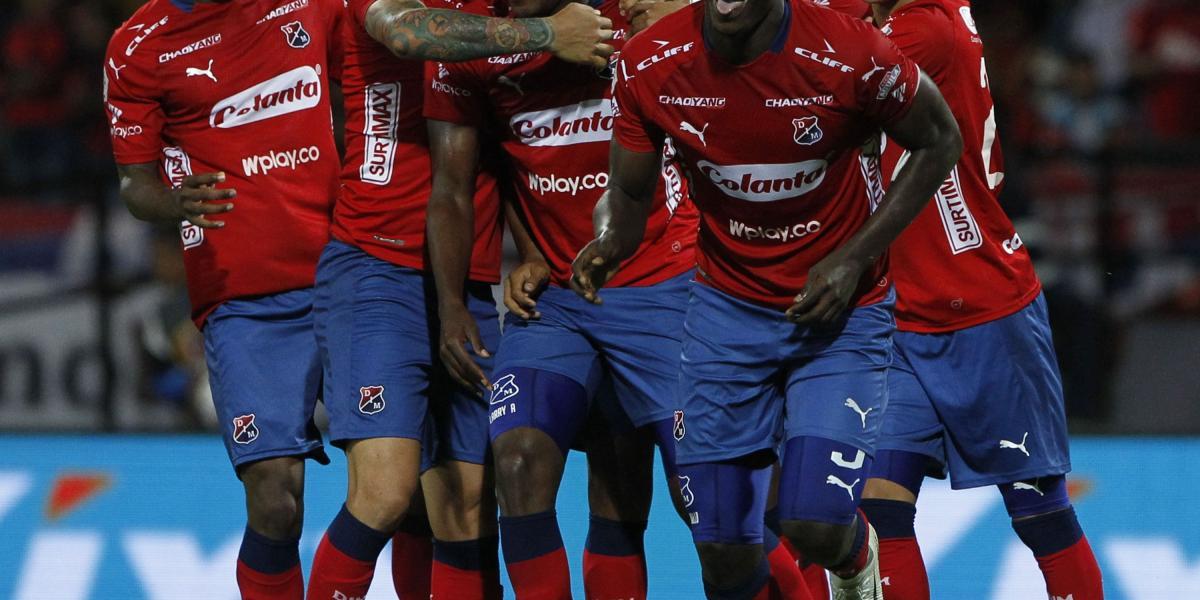 Este es el festejo del primer gol del Medellín, anotado por Jesús David Murillo.