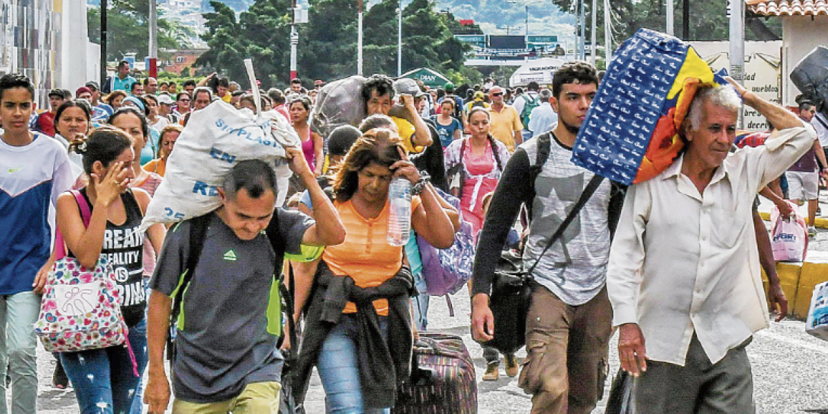 Entre los 1,2 millones de personas que han llegado del otro lado de la frontera hay más de 300.000 colombianos que tuvieron que regresar por la crisis en Venezuela.