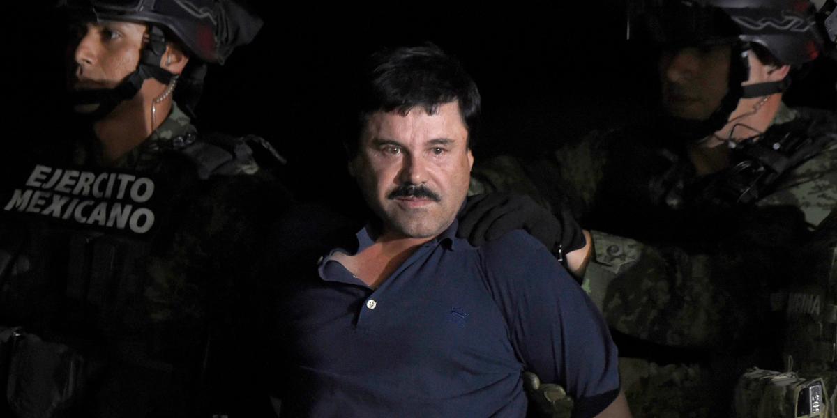 El 'Chapo' Guzmán, extraditado desde México en enero de 2017, es acusado de liderar entre 1989 y 2014 el despiadado cártel de Sinaloa, al que fundó y convirtió en "la mayor organización de tráfico de droga del mundo", según la acusación.