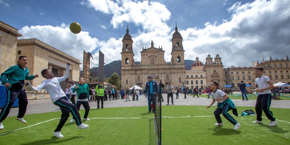 El deporte y la recreación se toman el corazón de Bogotá.
