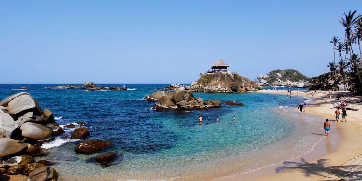 Partiendo de Cabo San Juan, se puede llegar a Boca del Saco, la supuesta playa nudista.