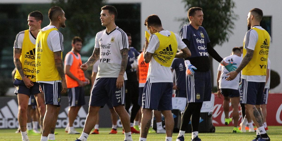 Selección Argentina rindió homenaje a las 44 víctimas del ARA San Juan.