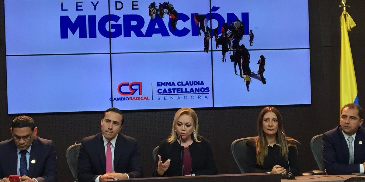 Este martes la bancada de Cambio Radical llevó a la Secretaría del Senado un proyecto de ley para crear una política integral para atender a los migrantes.