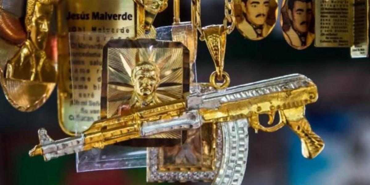 Imágenes de Jesús Malverde, criminal origininario de Sinaloa fallecido en 1909, conocido como el "santo de los narcos".