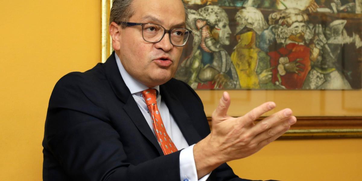El procurador Fernando Carrillo ha sido ministro de Justicia y del Interior, y fue embajador de Colombia en España, entre otros cargos.