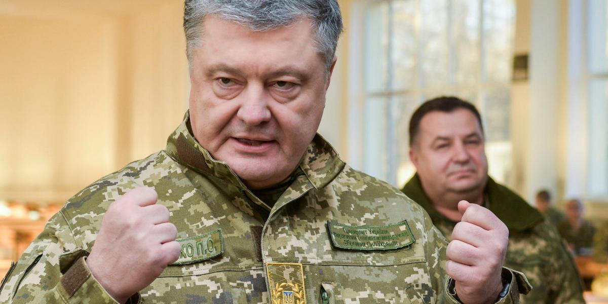 El presidente ucraniano, Petro Poroshenko, visita el centro de entrenamientos 169º de las Fuerzas Armadas de Ucrania en Cherníhiv, Ucrania.