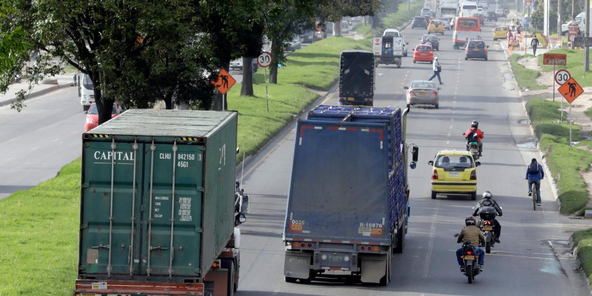 Transporte de carga puede protestar pero sin violencia, advierte secretaría de Movilidad de Bogotá